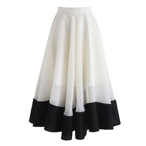 XL ChicWish White Skirt with Black Border
